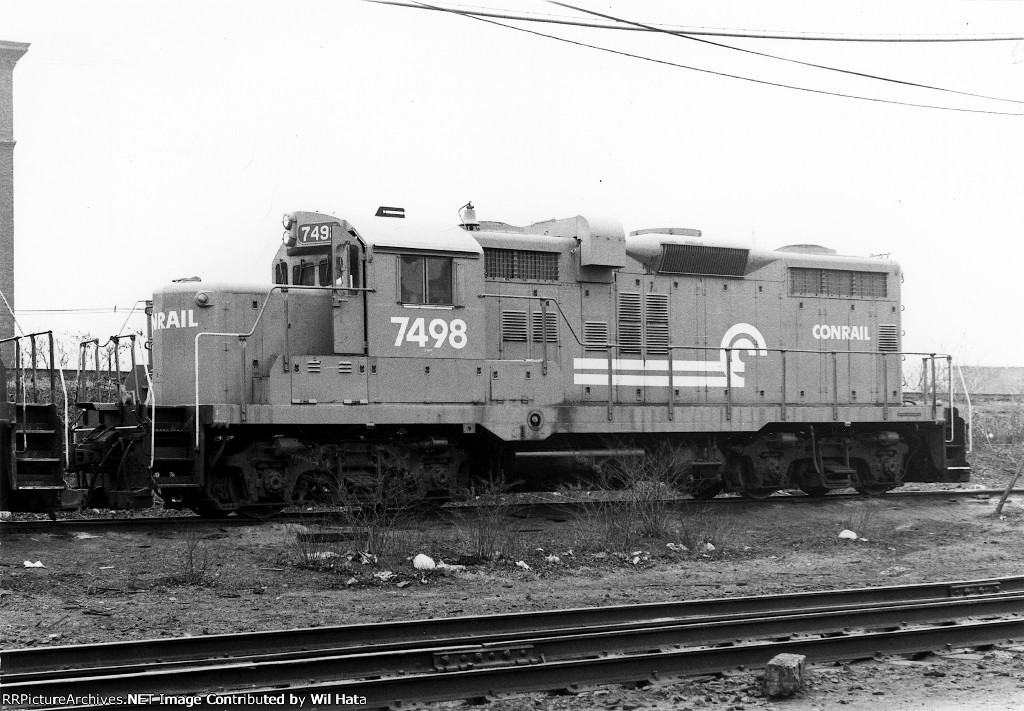 Conrail GP18 7498